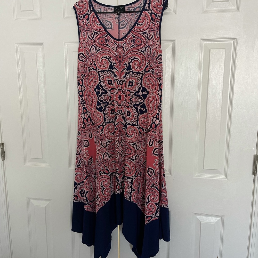 Ladies lovely dress size 10 navy and pink trendy design